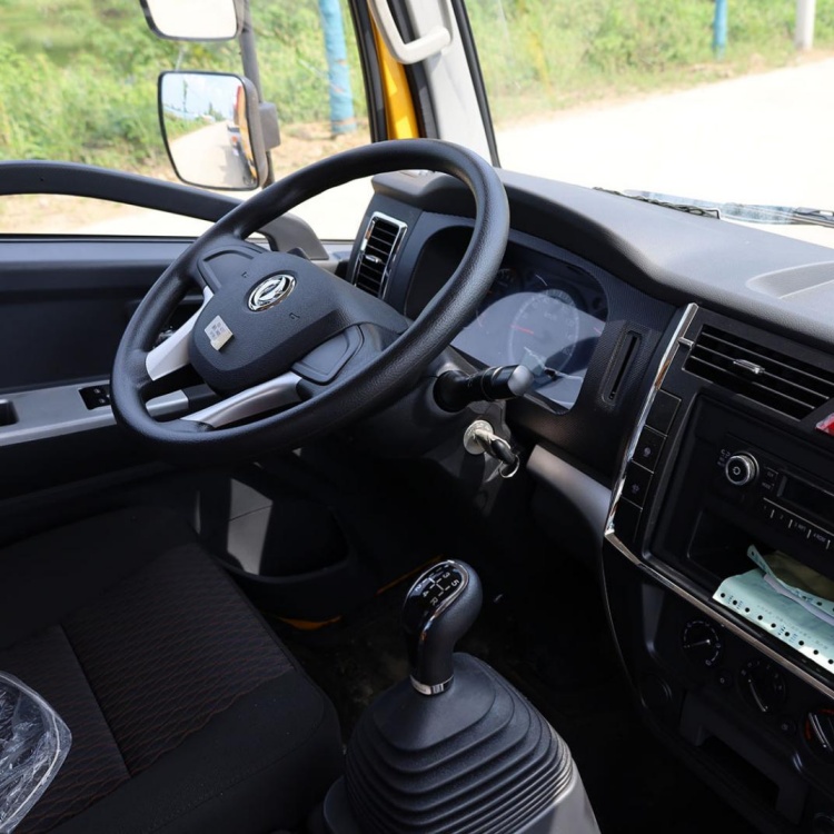 Высотная рабочая платформа Dongfeng с телескопической стрелой и прямой стрелой, длиной 28 метров.