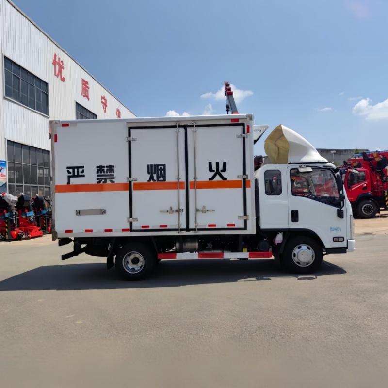 Рефрижераторный грузовик для перевозки продуктов питания Jiangxi Isuzu