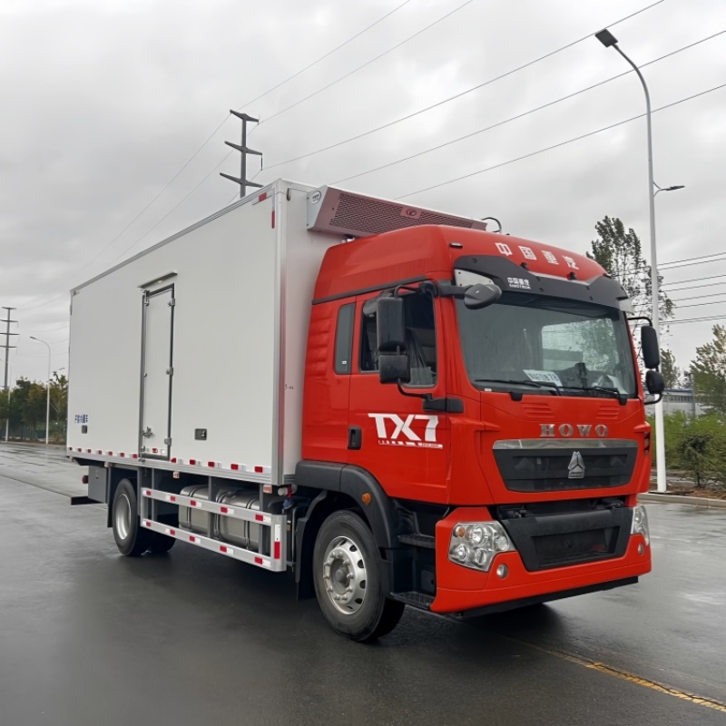 Sinotruk 4×2 single-axle high-efficiency fresh food cold chain transportation truck