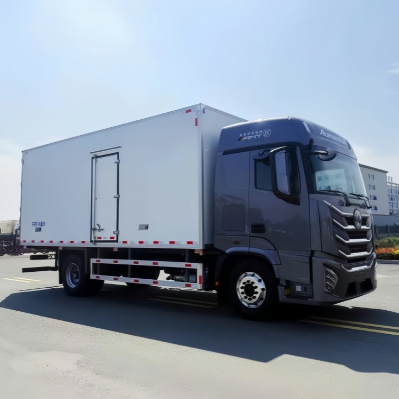 Concealed Vehicle Foton Auman GTL 6.8m Refrigerated Truck for Urban Transportation of Frozen Food, Seafood, Fruits and Vegetables