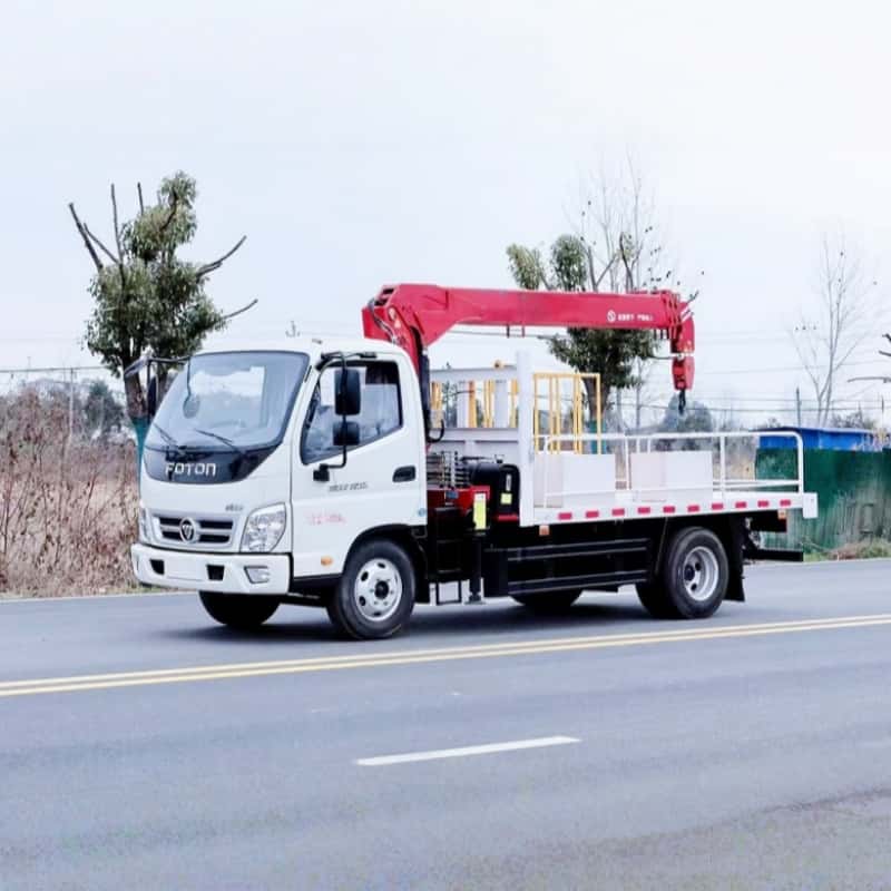 Foton Cargo Truck with XCMG 4 Ton Straight Boom Crane