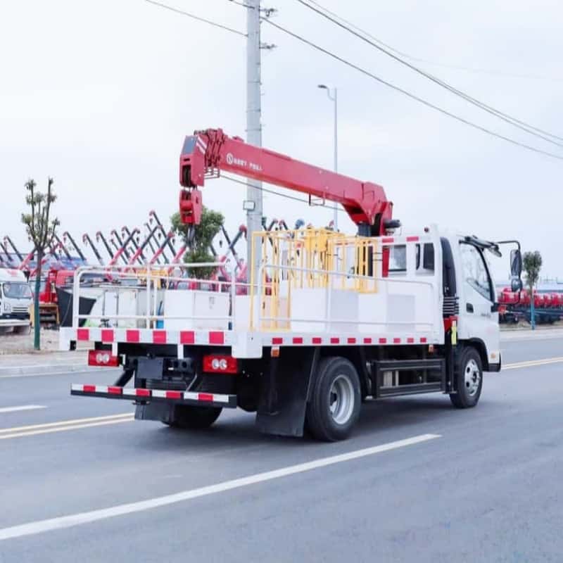 Foton Cargo Truck with XCMG 4 Ton Straight Boom Crane