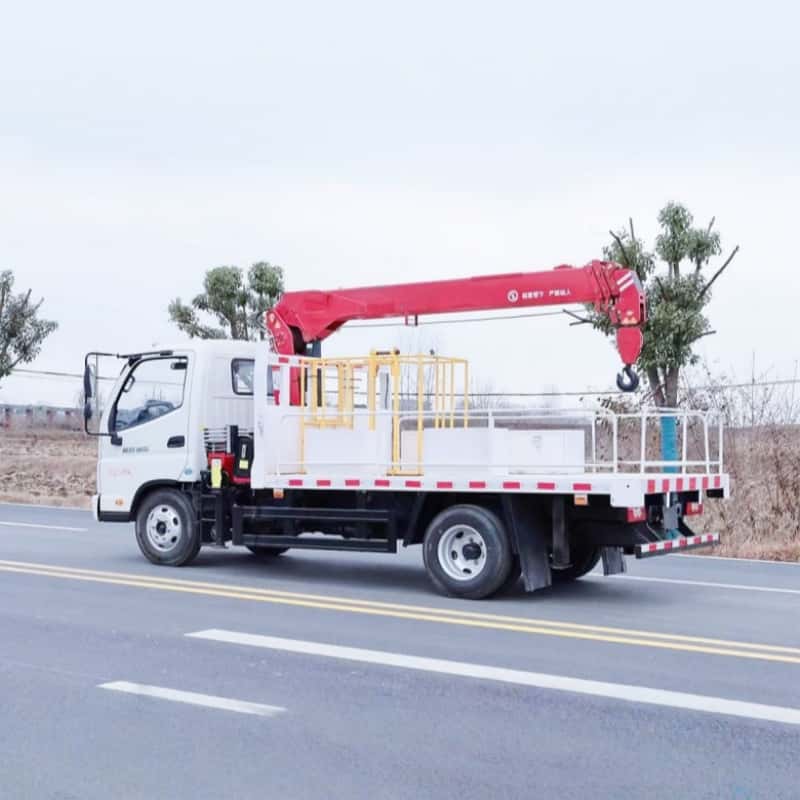 Foton Cargo Truck with XCMG 4 Ton Straight Boom Crane