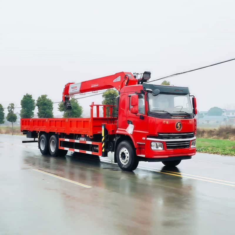 Shacman XCMG 12-ton Multi-functional truck-mounted crane and transport truck