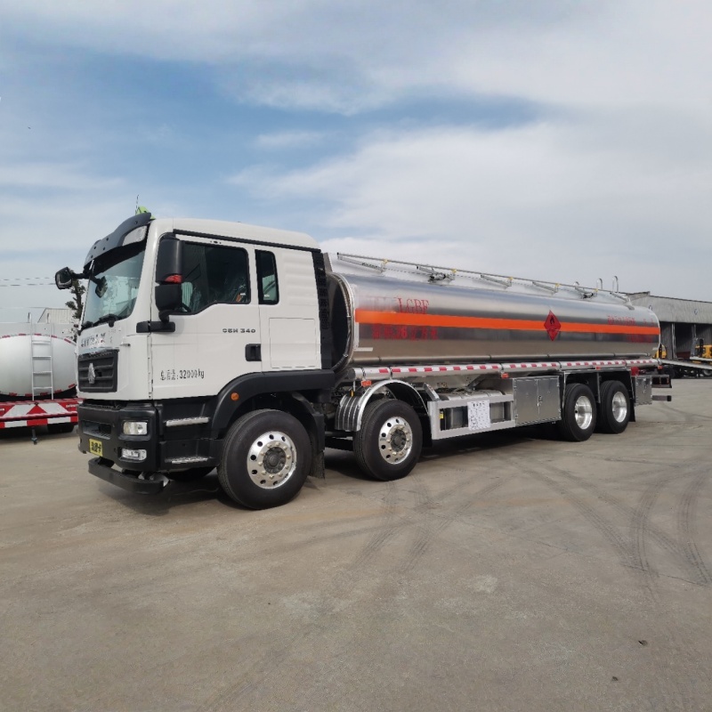 Sinotruk  26000L  Aluminum Alloy Oil Tank Truck