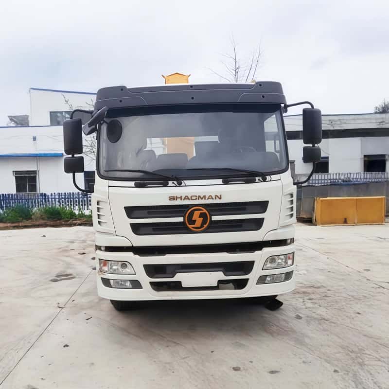 Одноосный 8-тонный автокран Shacman с краном XCMG