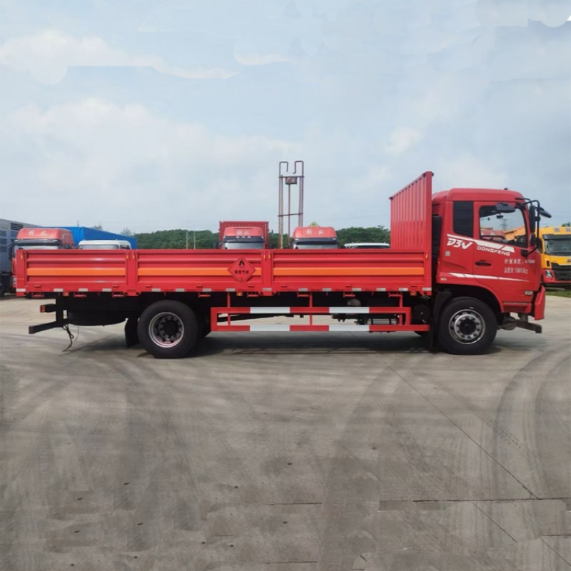 Dongfeng Huashen 6.8-meter stake-body dangerous goods truck