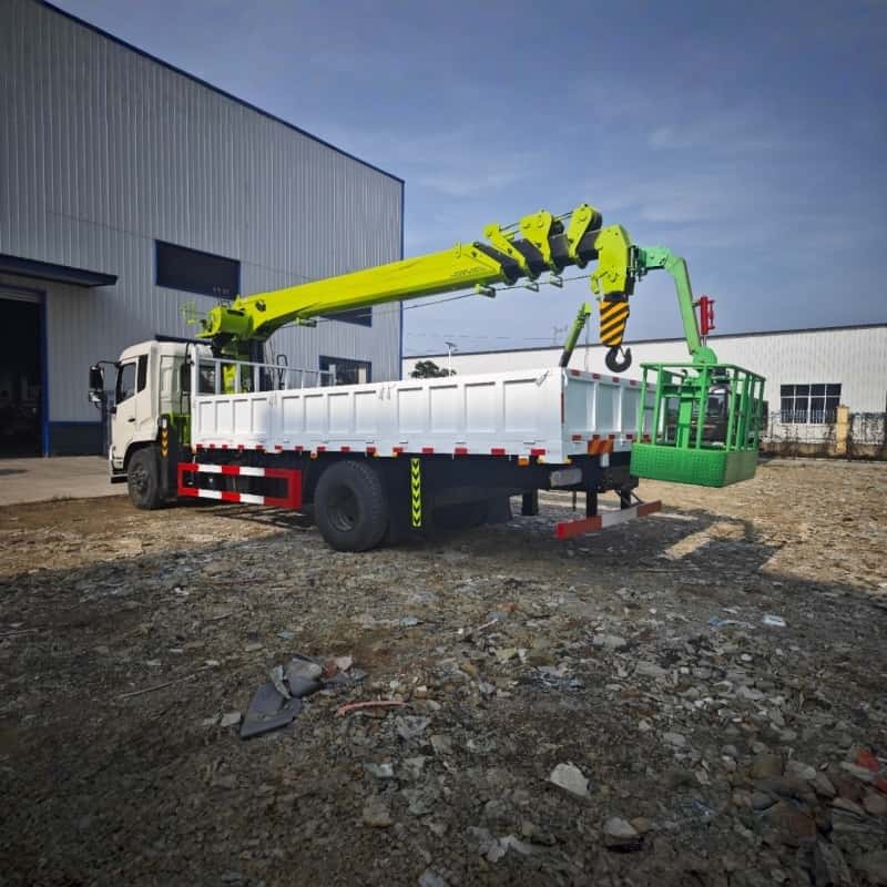 Автокран Dongfeng грузоподъемностью 10 тонн, пятисекционный.