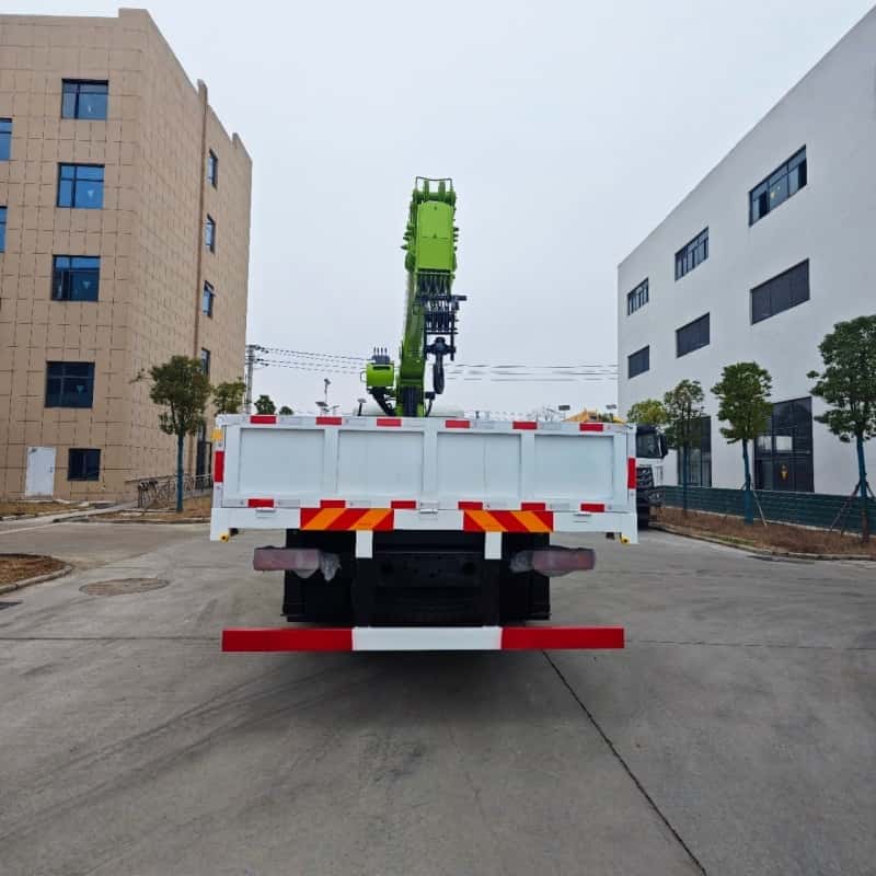 Автокран Dongfeng Tianjin грузоподъемностью 12 тонн, пятисекционная стрела.