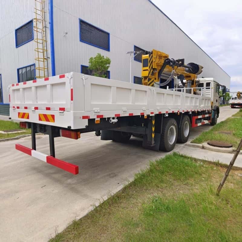 Sinotruk HOWO 6×4 Weichai 340HP 12 Ton Truck Mounted Crane