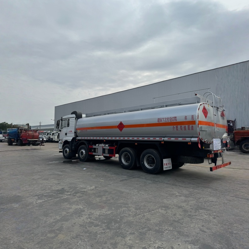 Shacman Delong  8×4 four front axles and eight rear axles fuel tank truck