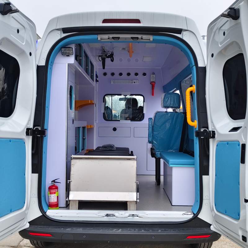 Iveco Juxing Long Wheelbase High Roof Ambulance (бензиновый)