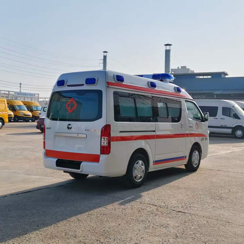 Foton View G7, длиннобазный автомобиль скорой помощи со средней крышей и возможностью переброски грузов.