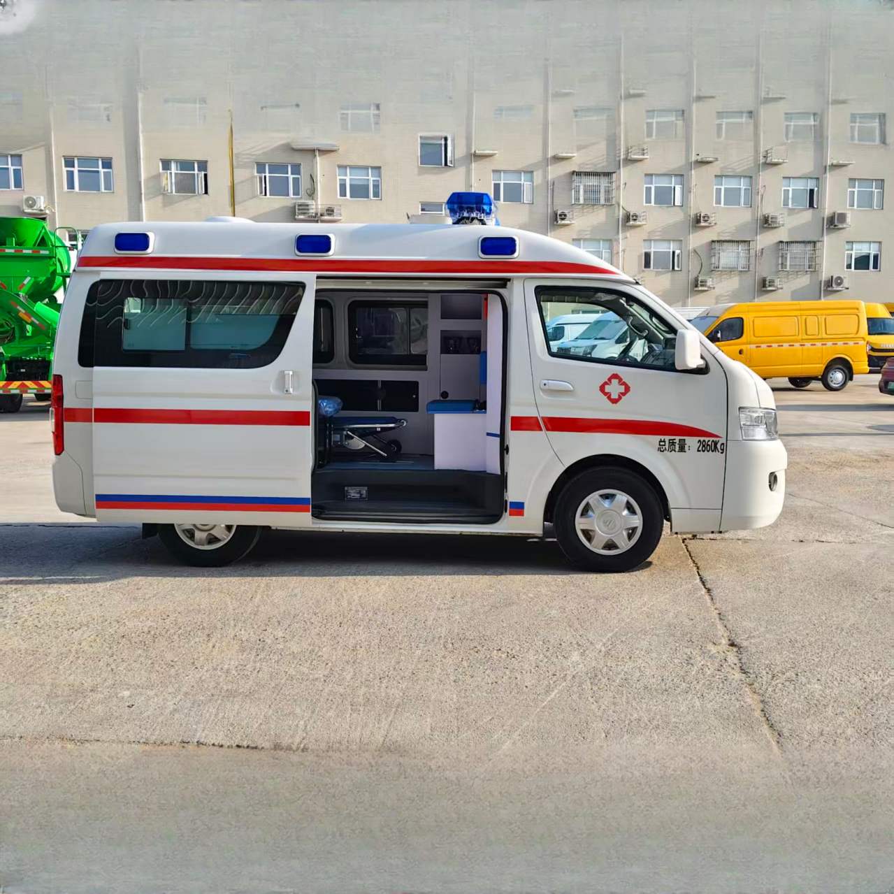 Foton View G7, длиннобазный автомобиль скорой помощи со средней крышей и возможностью переброски грузов.