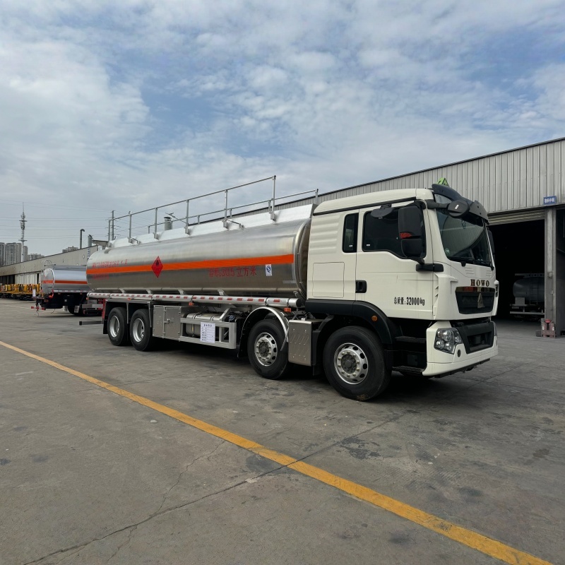 Sinotruk Howo  8×4 Aluminum Alloy Tank Truck