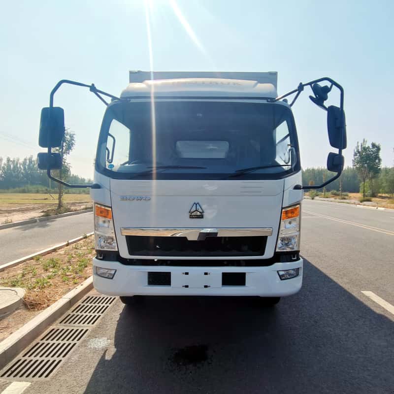 Грузовой фургон Sinotruk Howo 4X2 с левой боковой дверью