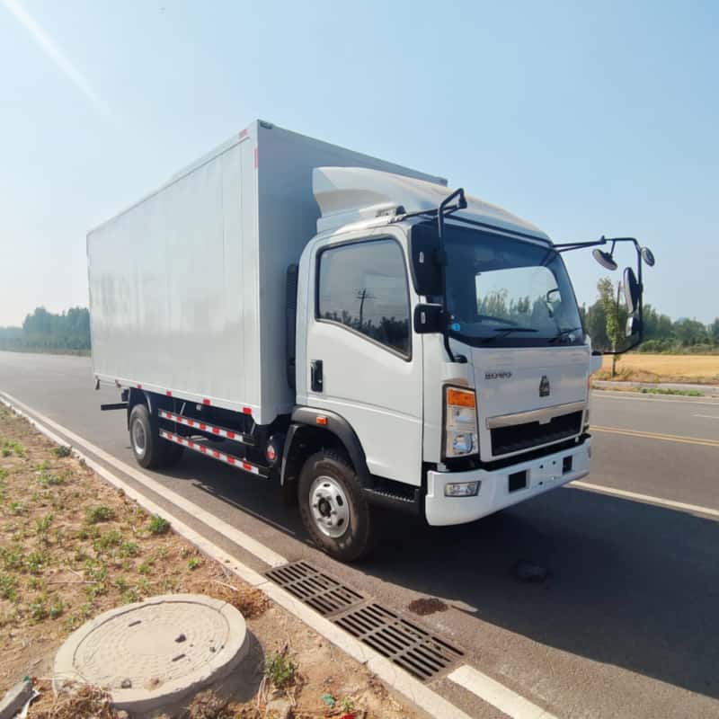 Грузовой фургон Sinotruk Howo 4X2 с левой боковой дверью