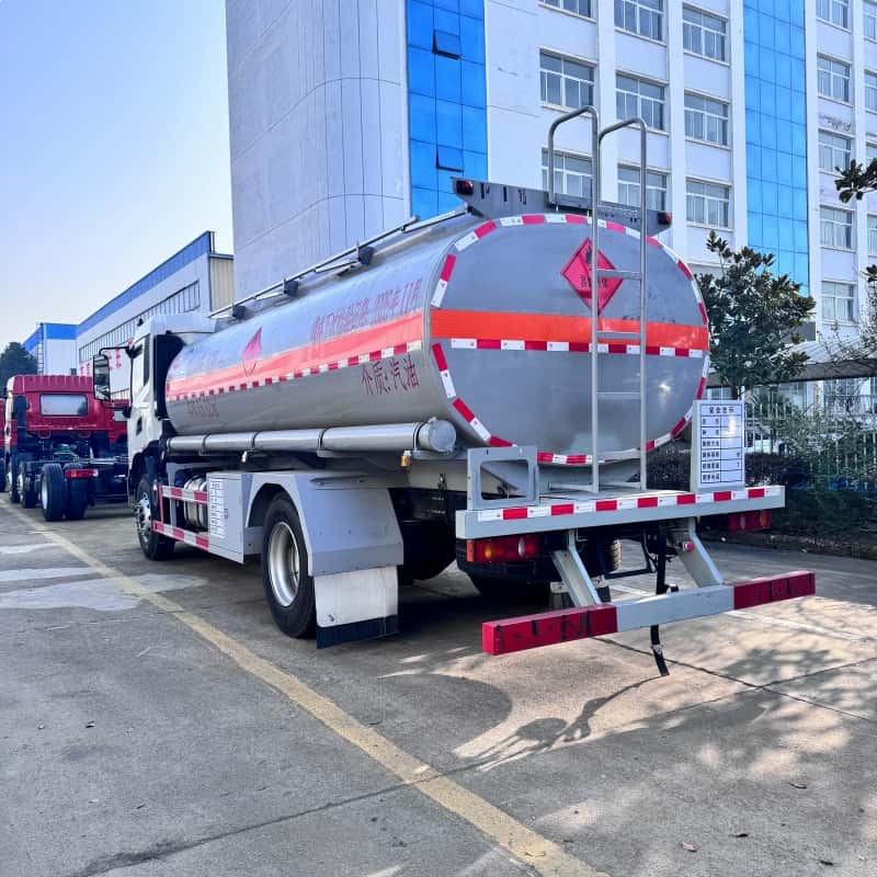 DFL Tianjin KR 4×2 Fuel Tank Truck