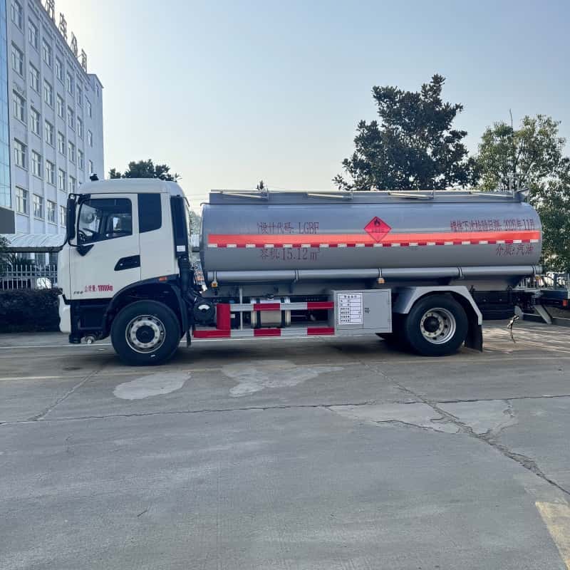 DFL Tianjin KR 4×2 Fuel Tank Truck