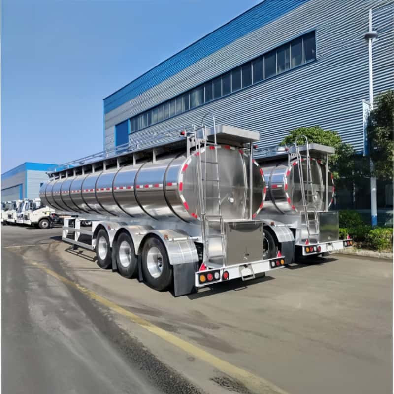 Semi-trailer milk tank transport truck