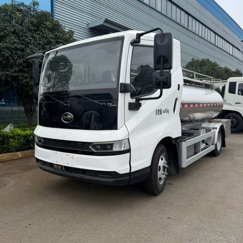 Электромобиль BYD 5000L для перевозки свежего молока