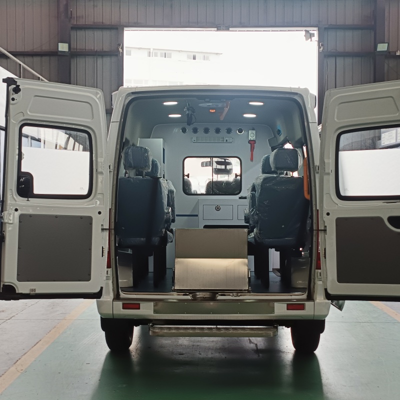 SAIC MAXUS V80 Qitong Модифицированный автомобиль скорой помощи с короткой колесной базой