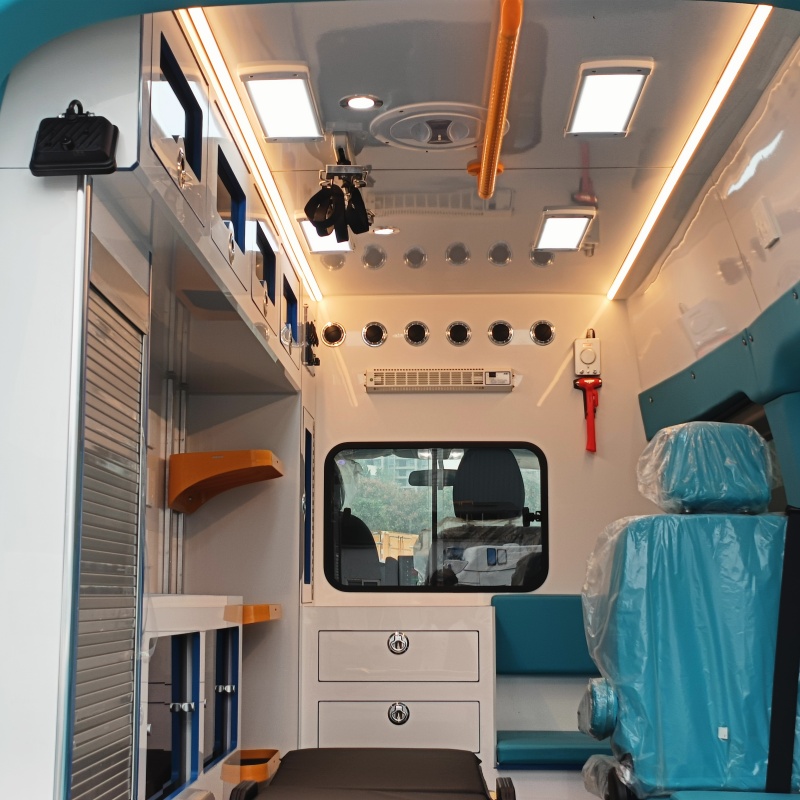 SAIC MAXUS New Journey V70 Monitoring Ambulance