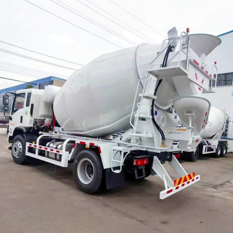 Dayun  6-cubic-meter mixer truck