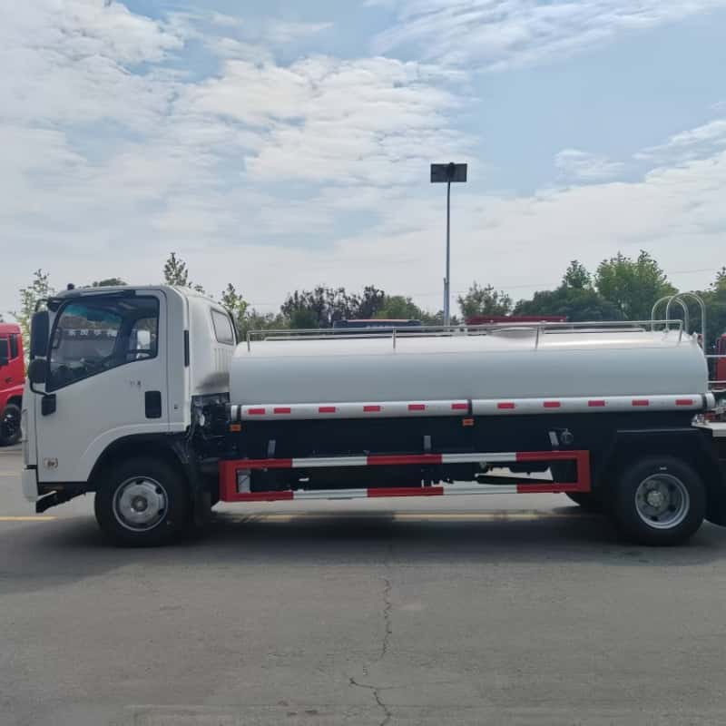 Водовоз ISUZU 4x2 5000 л