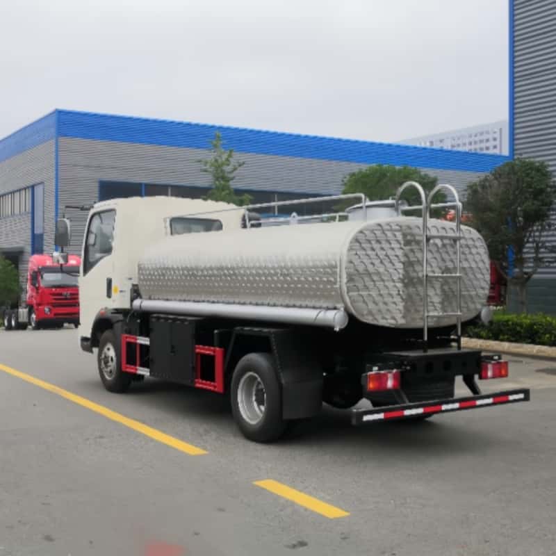 Howo 4x2 5000L (5m³) Food-Grade Stainless Steel Water Supply Truck