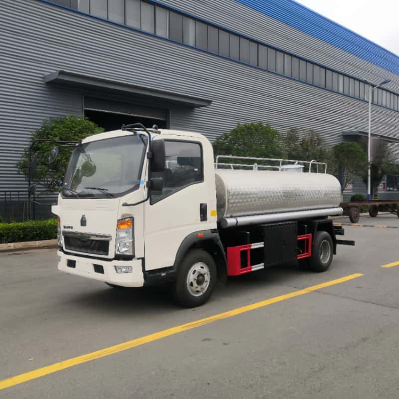 Howo 4x2 5000L (5m³) Food-Grade Stainless Steel Water Supply Truck