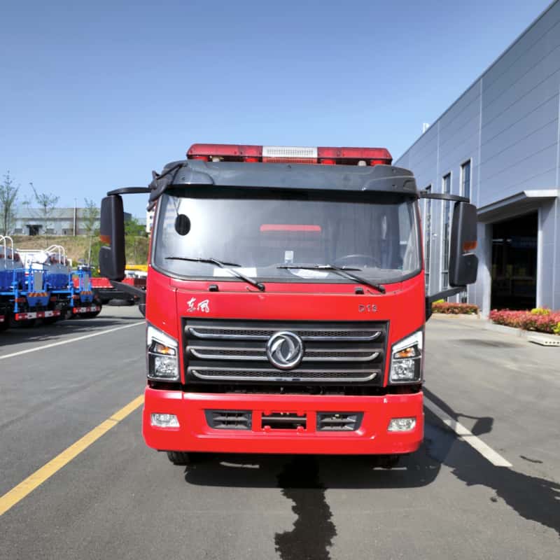 Dongfeng 4000L water tank fire truck