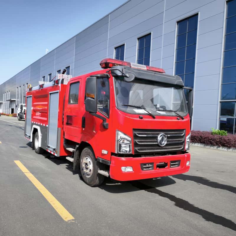 Dongfeng 4000L water tank fire truck