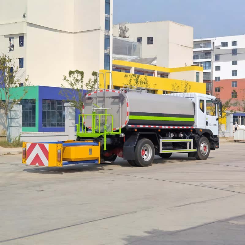 Dongfeng 12000L Water Sprinkler and Anti-Collision Vehicle