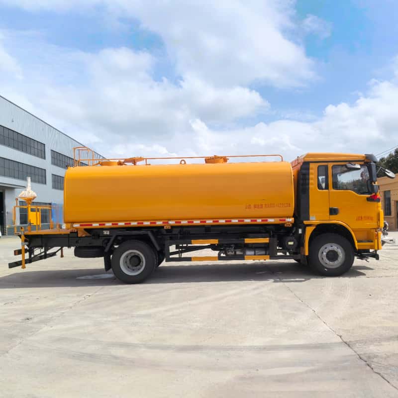 Shacman 20000L sprinkler truck