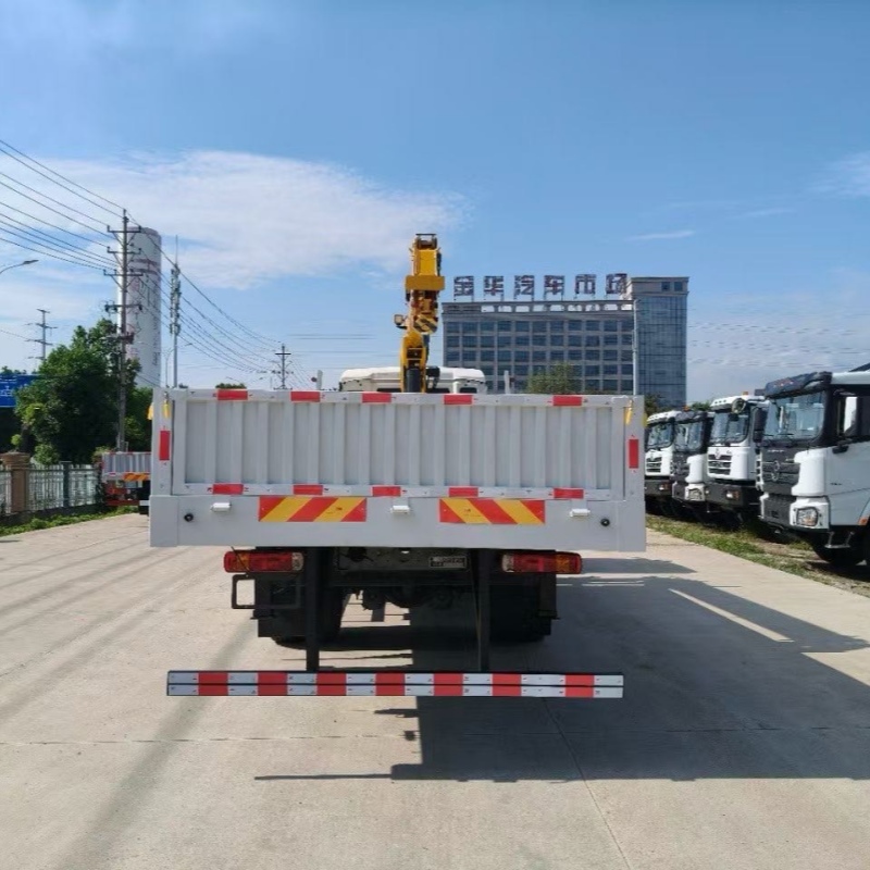 Автокран HOWO с гидравлической стрелой XCMG