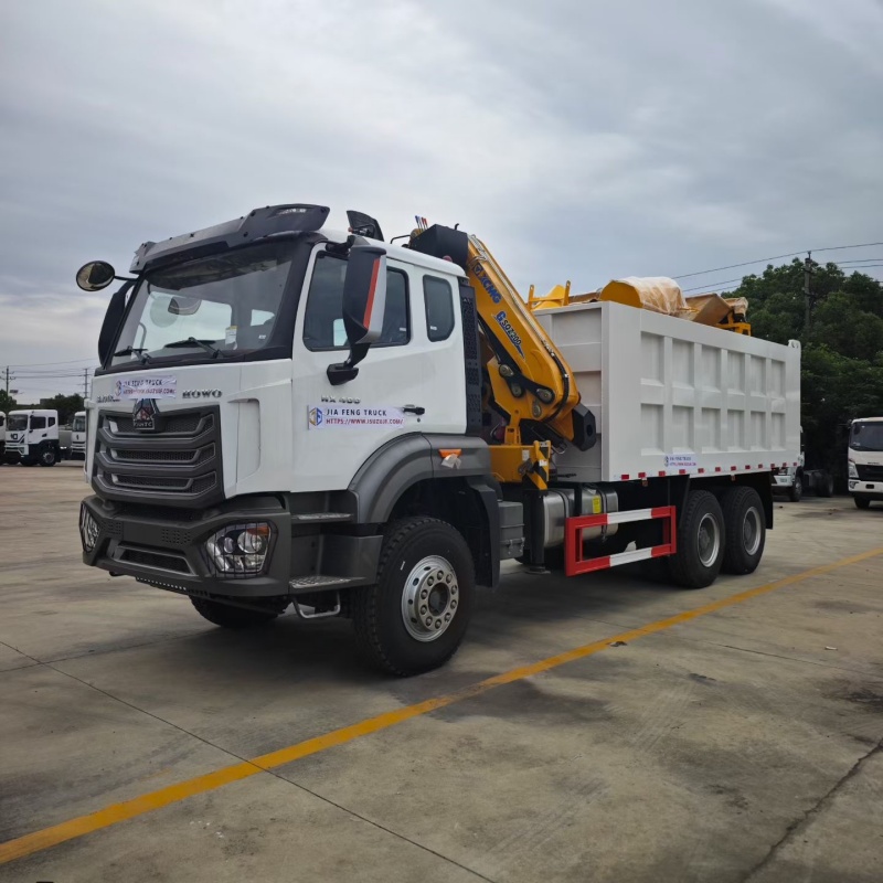 Самосвал HOWO 6x4 мощностью 400 л.с. с 10-тонным 5-секционным складным стреловым краном XCMG.