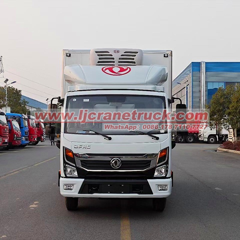 Рефрижераторный грузовик Dongfeng 4x2 грузоподъемностью 5 тонн для транспортировки в условиях холодовой цепи.