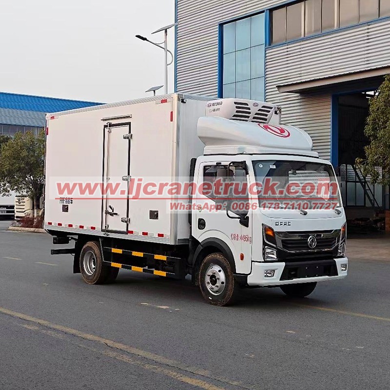 Рефрижераторный грузовик Dongfeng 4x2 грузоподъемностью 5 тонн для транспортировки в условиях холодовой цепи.