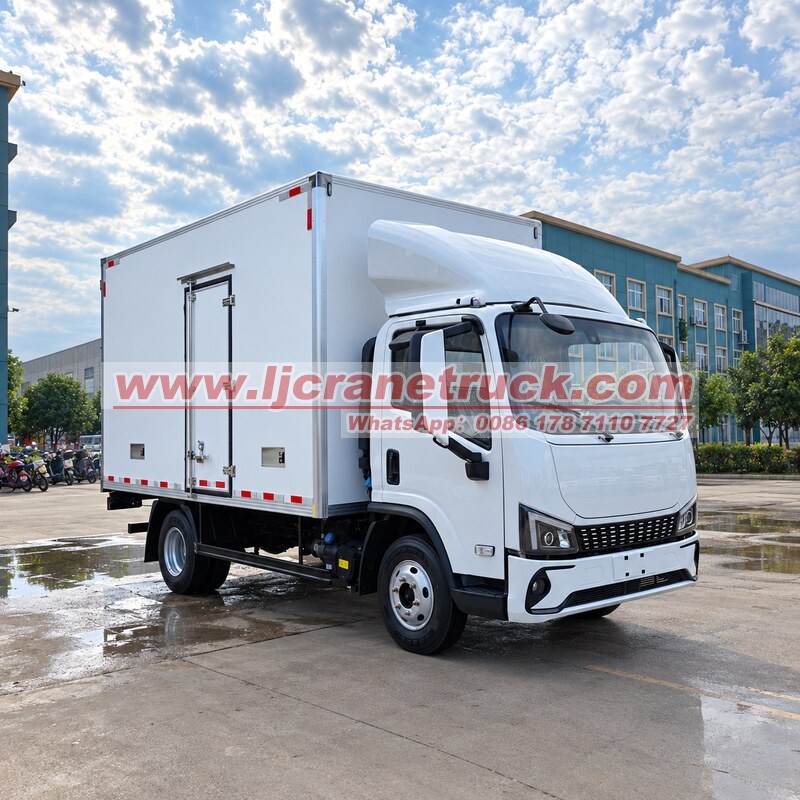 Рефрижераторный грузовик SHACMAN G300 4×2 грузоподъемностью 5 тонн