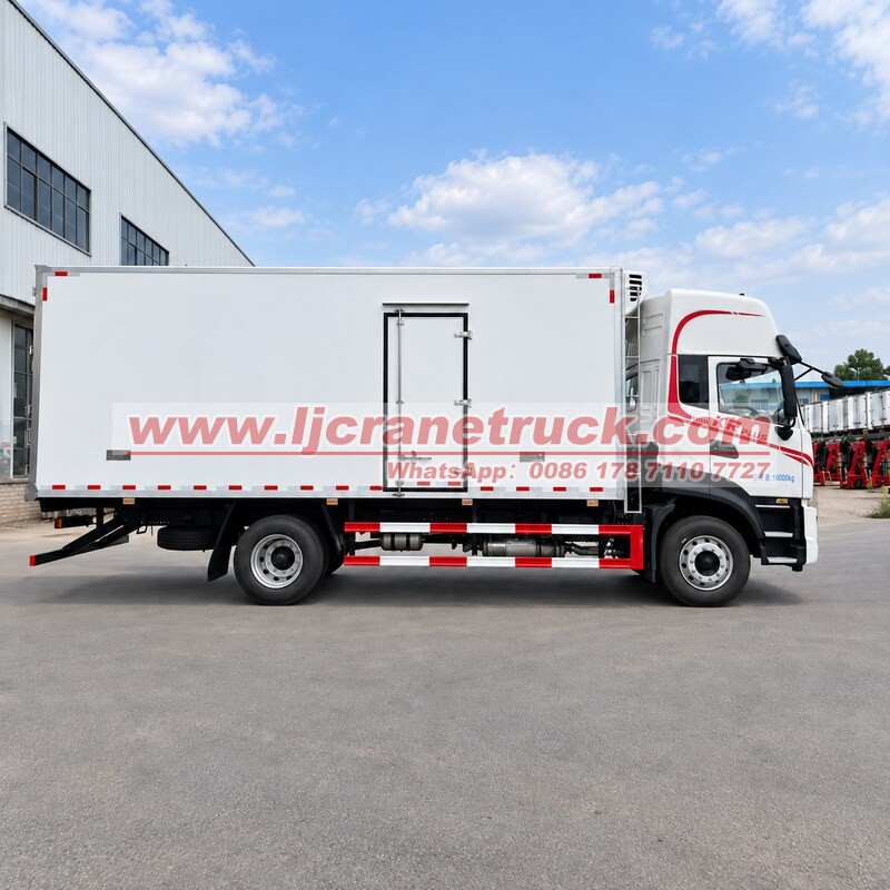 Рефрижераторный грузовик DONGFENG Tianjin длиной 6,8 м.