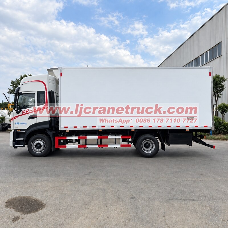 Рефрижераторный грузовик DONGFENG Tianjin длиной 6,8 м.